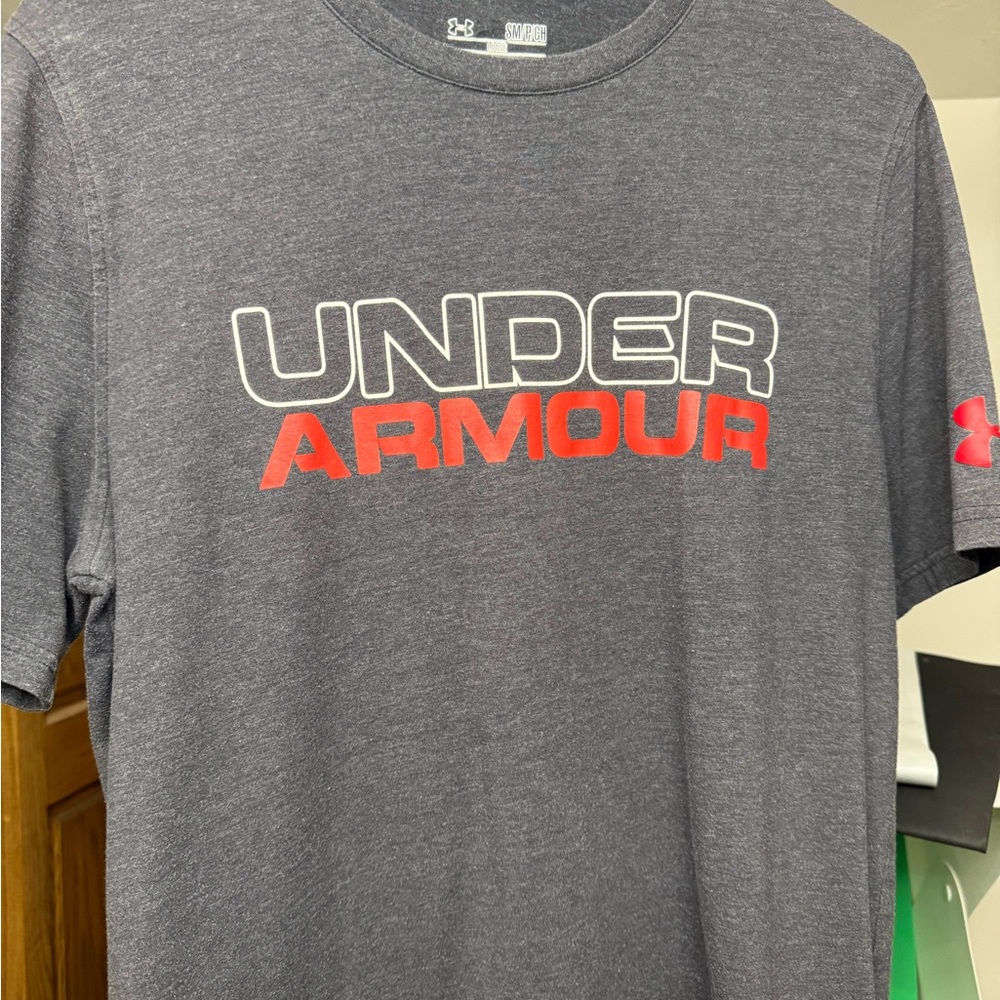 Under Armour Men's Charcoal and Red Tee
